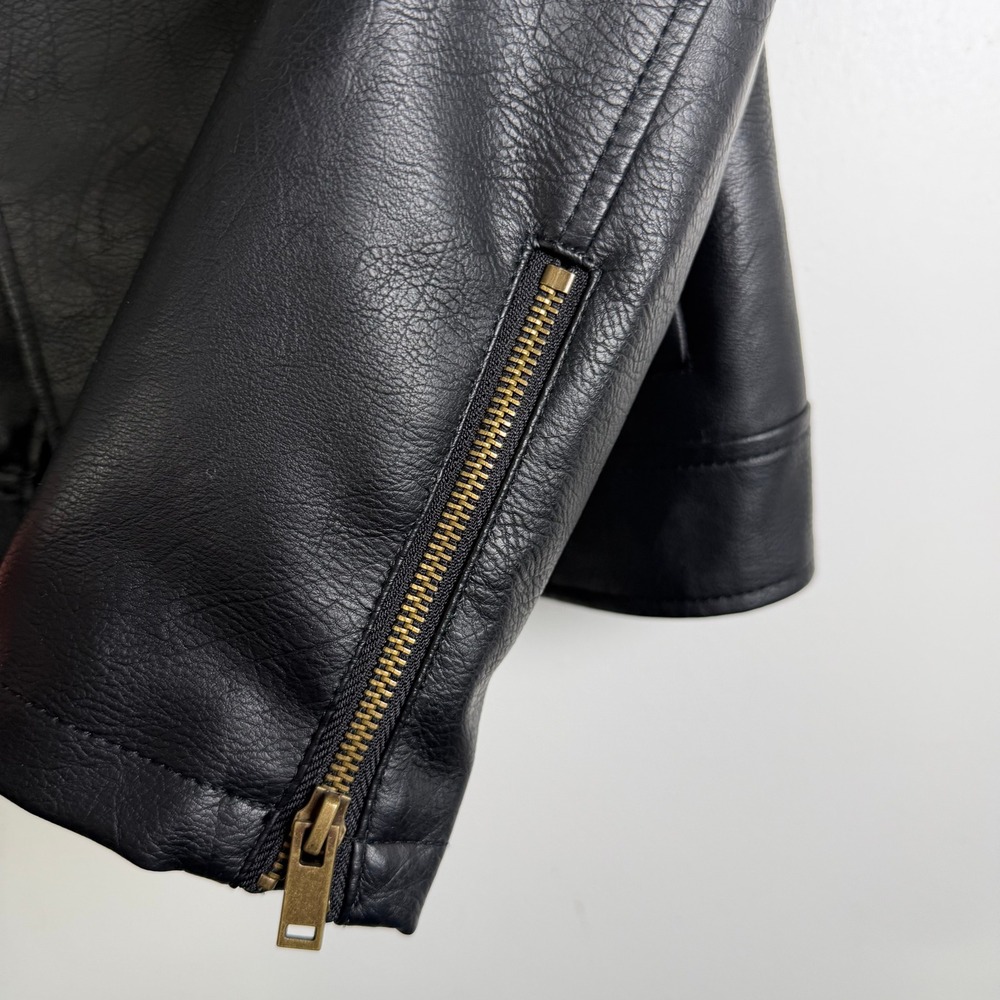 Universal Thread Moto Jacket Womens XS Black Faux Leather Biker Quilted Zip - Picture 7 of 7